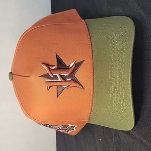 Hollywood Hideout snap back hat brown and green
